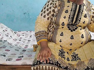 Neighbor schoolboy Pakistani desi hot aunty Ki Chudai - Aria Mia (Hindi coda cudi)